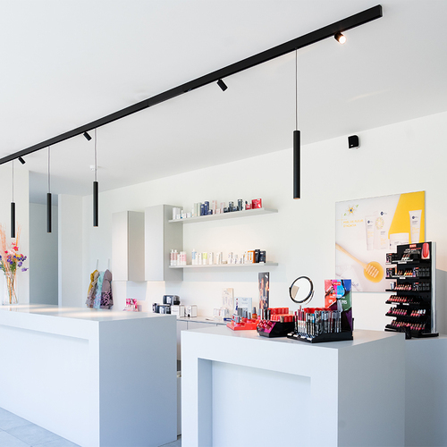 Uni-Bright - Schoonheidssalon & privéwoning