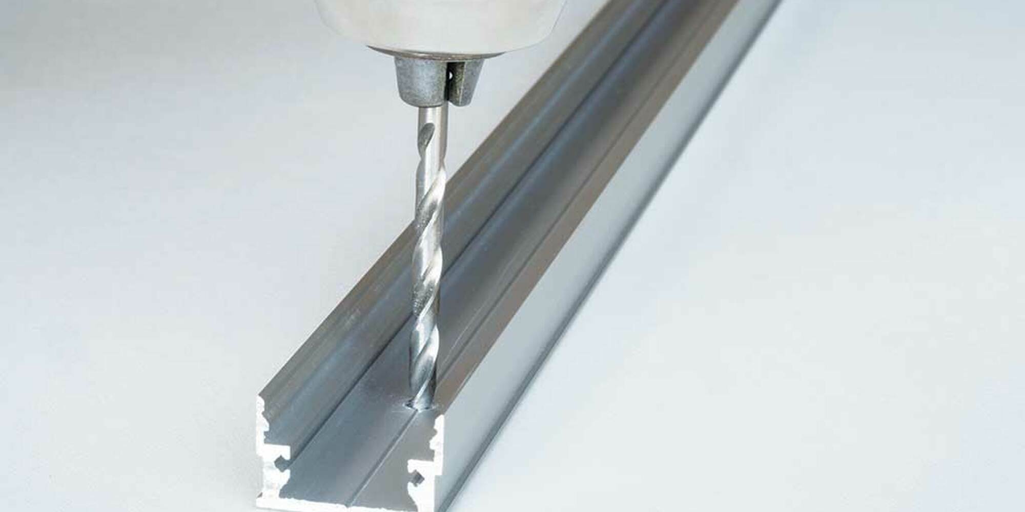 service-sur-mesure--profiles-alu-et-rubans-led-sur-mesure